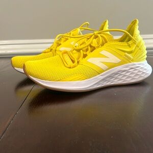 New Balance Foam Roav NEW!